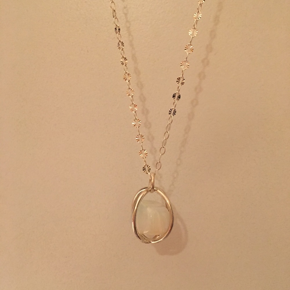 Hillary Davenport necklace